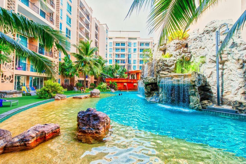 Atlantis Condo Resort Jomtien Экстерьер фото